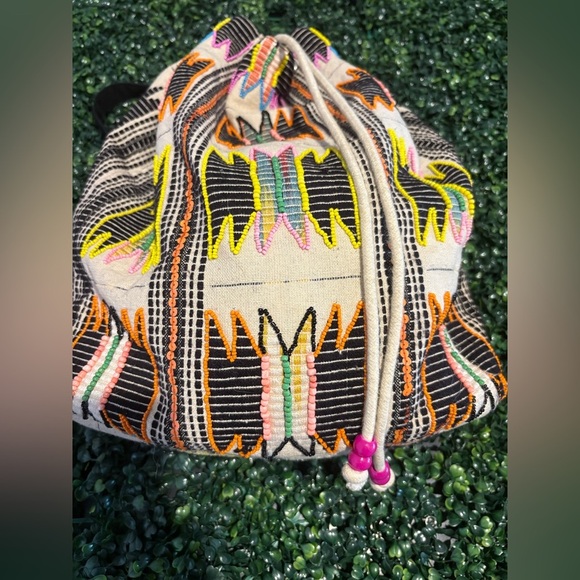 Street Level - Picture 3 of 10